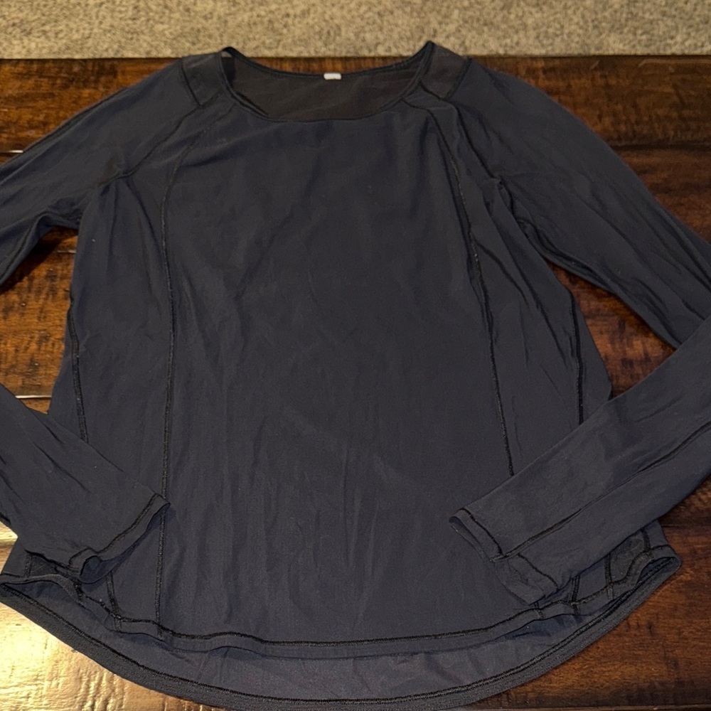 Lululemon Women's black Long Sleeve Top sz 6